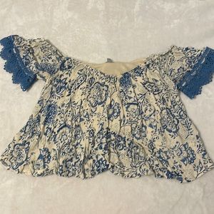 Charlotte Russe Off-the-shoulder Top 🦋🦋🦋